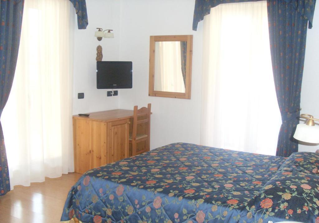 Garni Lago Alpino Molveno Room photo