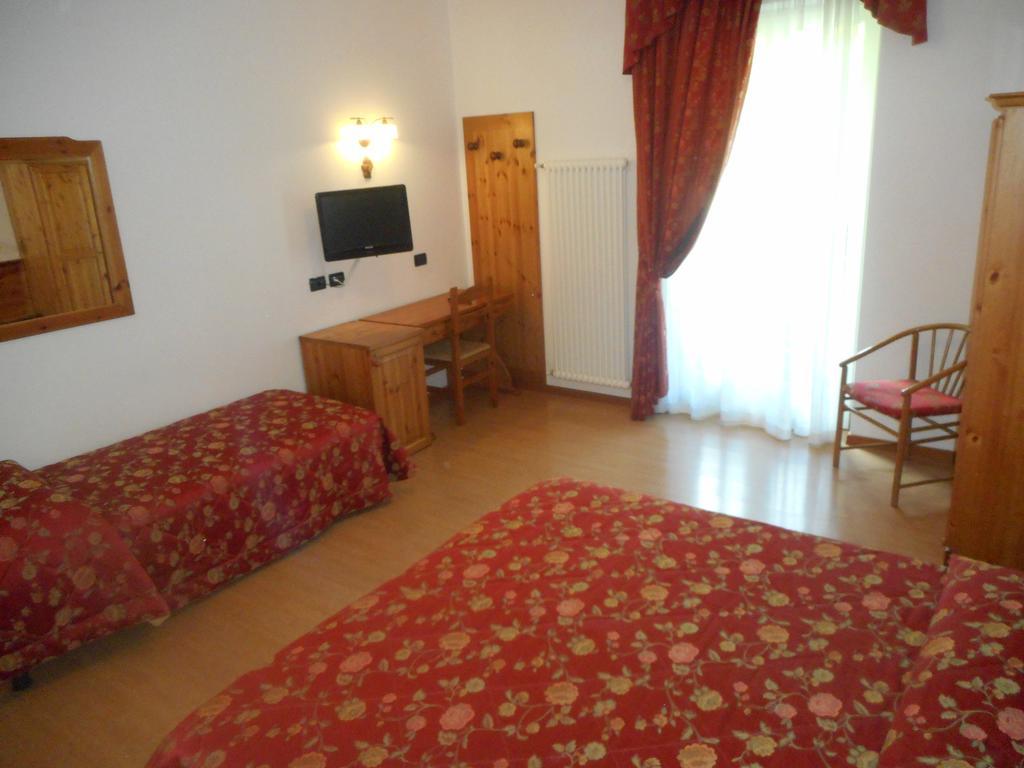 Garni Lago Alpino Molveno Room photo